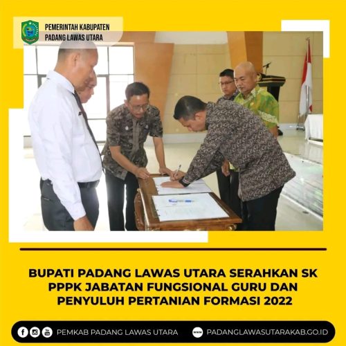 Bupati Paluta Serahkan SK Pengangkatan Pegawai Pemerintah Dengan